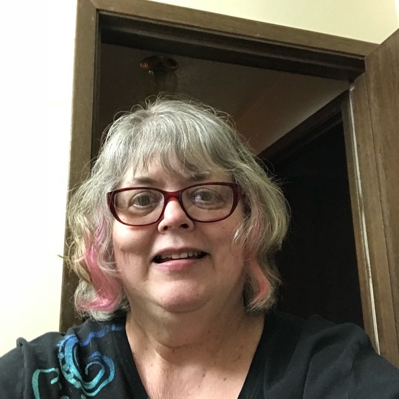 Meet your Posher, Connie - Picture 1 of 1